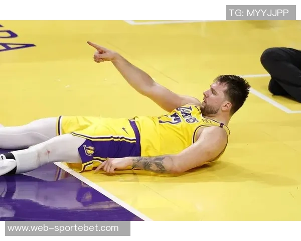 东契奇谈与詹姆斯同队的梦想经历激励年轻球员追逐篮球梦想